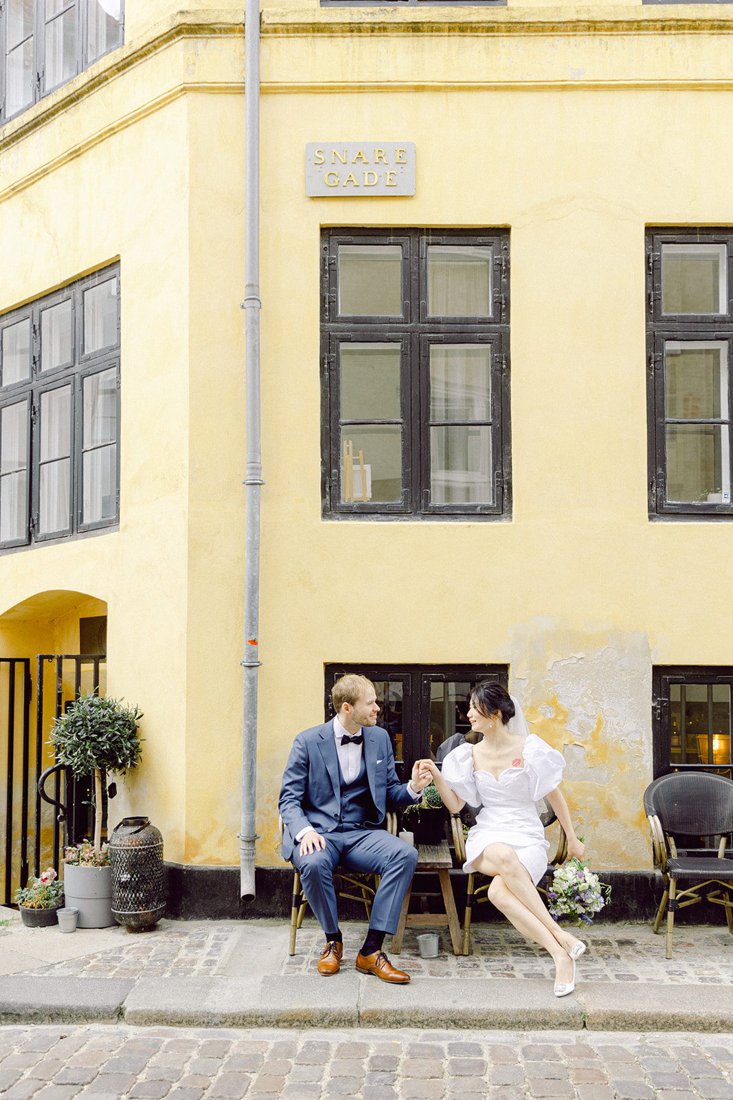 get married in Copenhagen chic couple portrait 